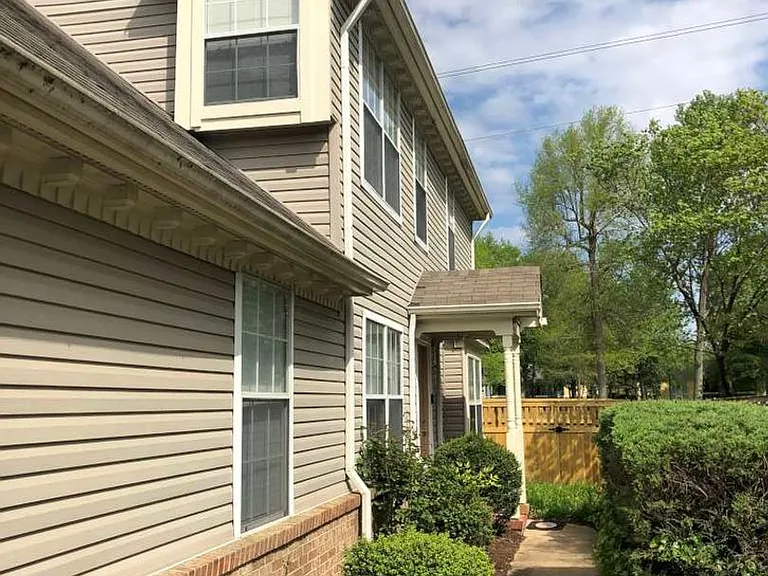 829 Shoal Creek Trl — Photo 2