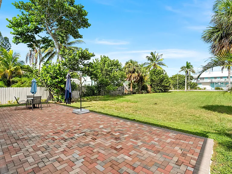 336 Hernando St #D — Photo 13