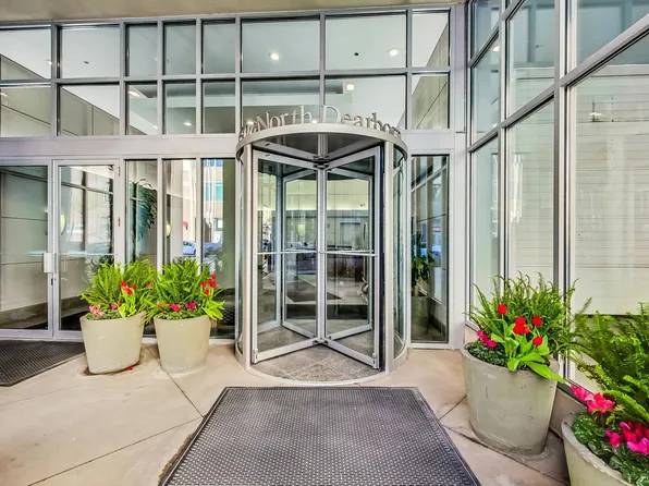 600 N Dearborn St APT 1502, Chicago, IL 60654