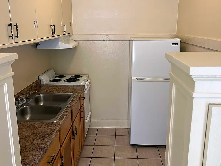 232 N Genesee St #300 — Photo 4