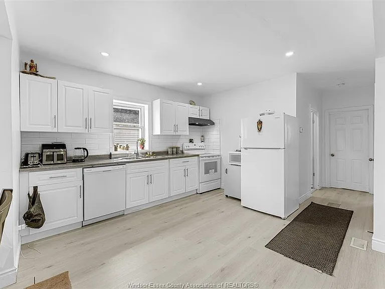 1771 Windermere Rd — Photo 17