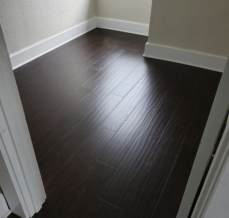 1st image of 317 W 52nd Pl