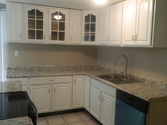 4th image of 196 Lyra St