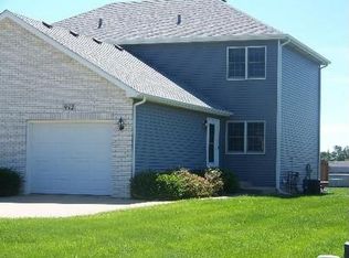 912 Whitetail Ln #B, Sandwich, IL 60548