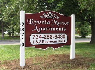 28736 5 Mile Rd, Livonia, MI 48154