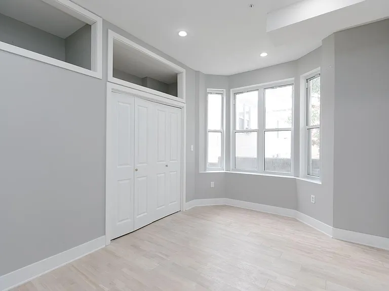 1715 W Jefferson St #1 — Photo 3