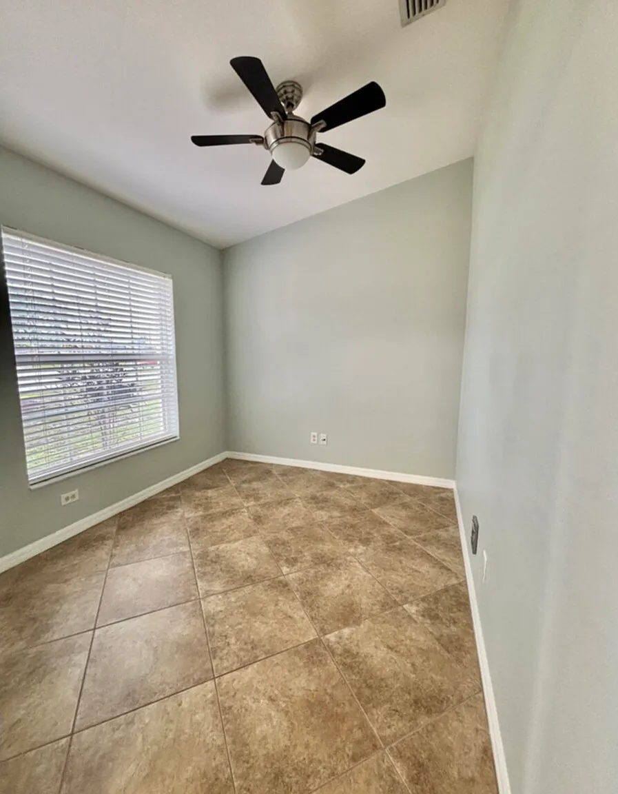 4 bed, 2.5 bath, 2100 sqft, $1,975 — Photo 3