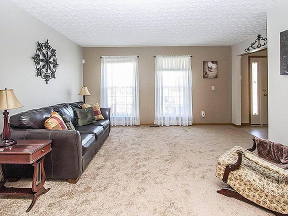 5th image of 8403 Bent Maple Ct