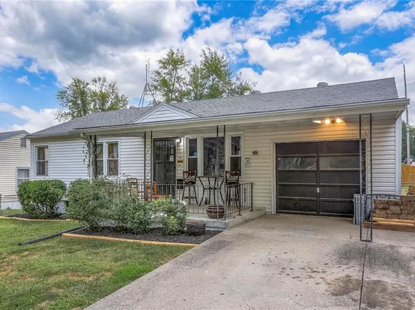 109 N Kendall Dr, Independence, MO 64056