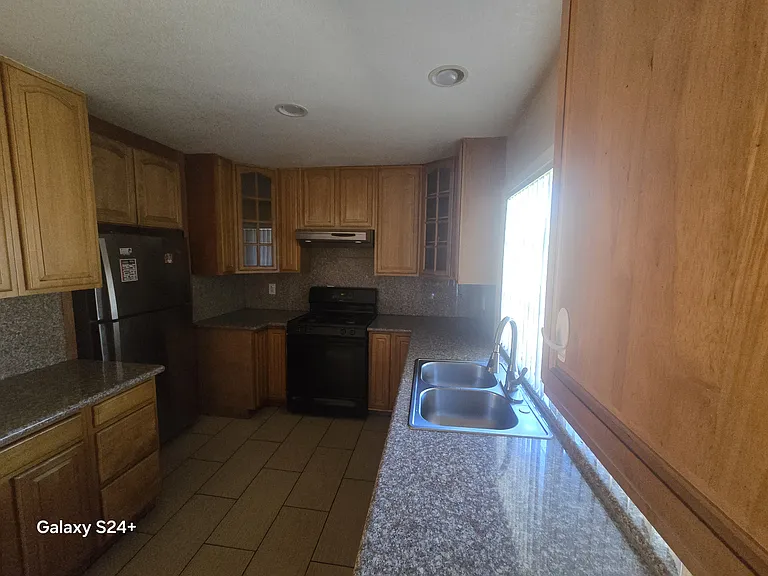 416 Blanco St — Photo 8