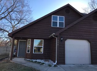 319 Glenview Dr, Lawrence, KS 66049