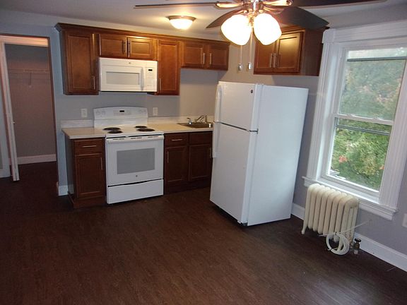 5th image of 618 Elmwood Ave #5
