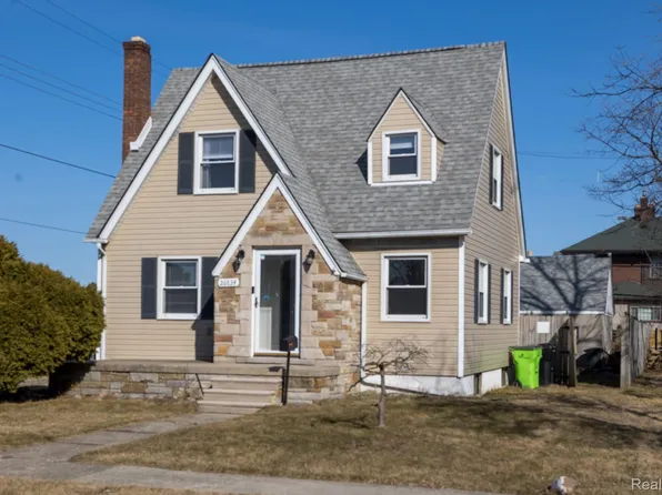 26834 Greenleaf St, Roseville, MI 48066