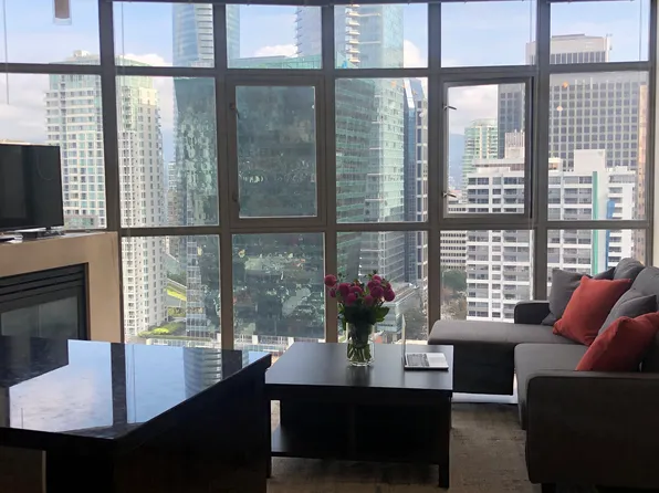 1050 Smithe St, Vancouver, BC V6E 4T4