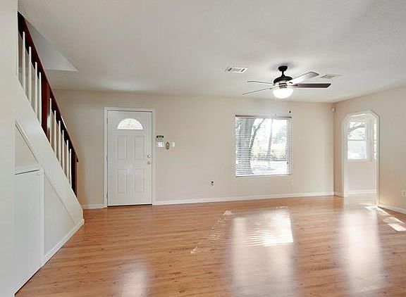 3rd image of 210 Fairfax Pl