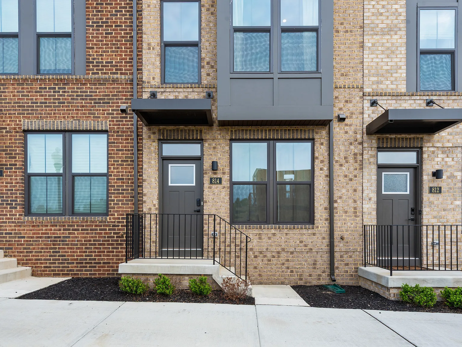 3 bed, 1696 sqft, $3,250 — Photo 3