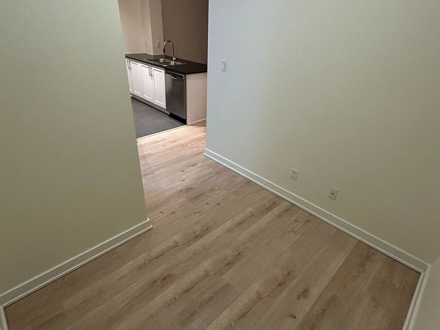 2 bed, $2,400 — Photo 4