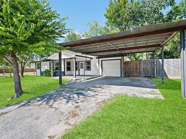 2222 Peppermill Rd — Photo 2