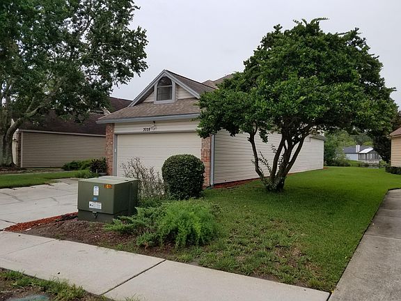 3rd image of 3028 Lantana Lakes Dr E