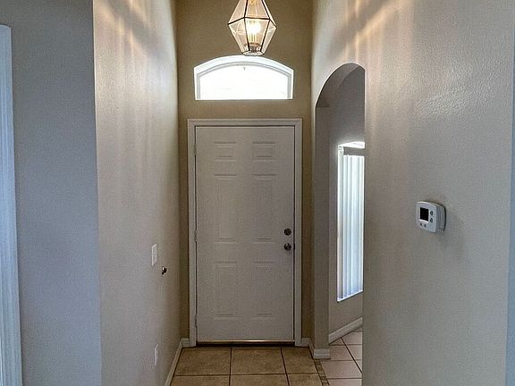 4th image of 158 Queen Mary Dr