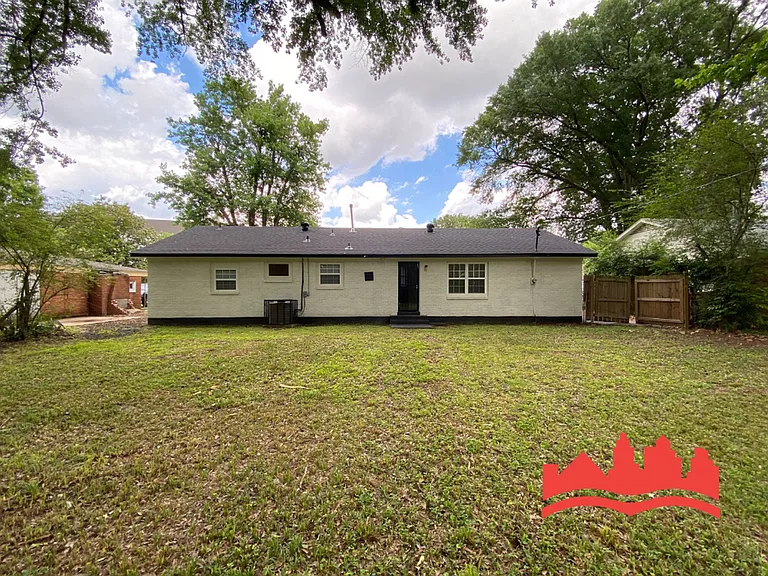 3139 Edgeware Rd S — Photo 19