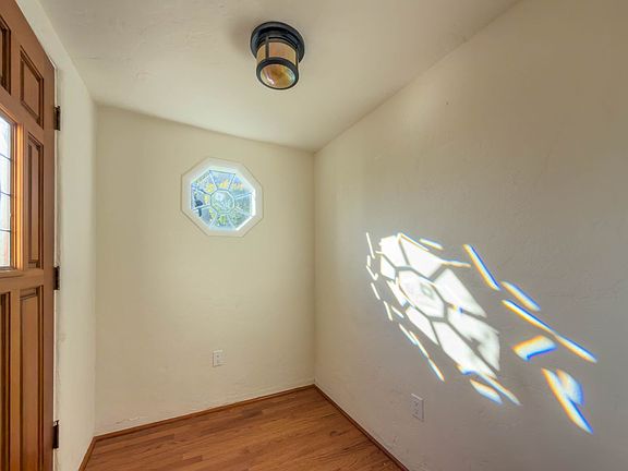 3rd image of 1836 N Michigan Ave