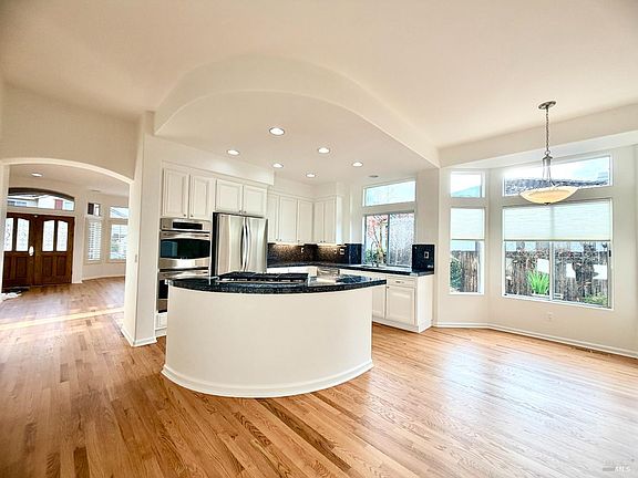 5th image of 1717 brompton Street