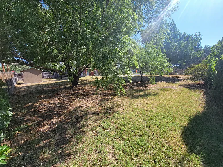 Spacious Outdoor Gated Space