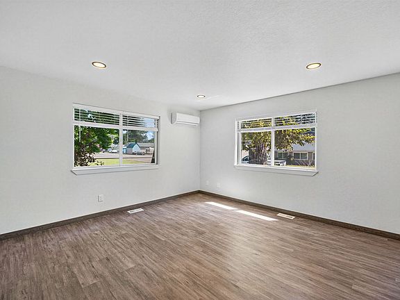 3rd image of 103 E 12th Ave #D