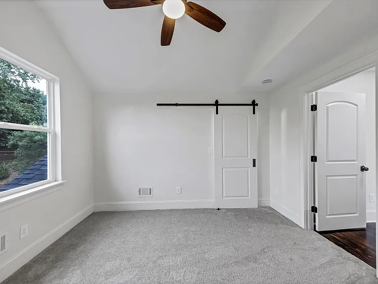 212 S Broad St SW — Photo 46