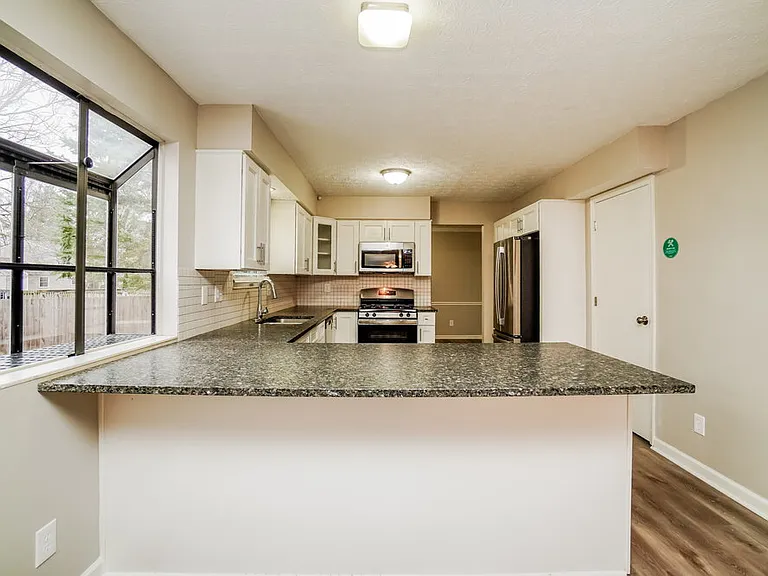 1658 Sandy Side Dr — Photo 9
