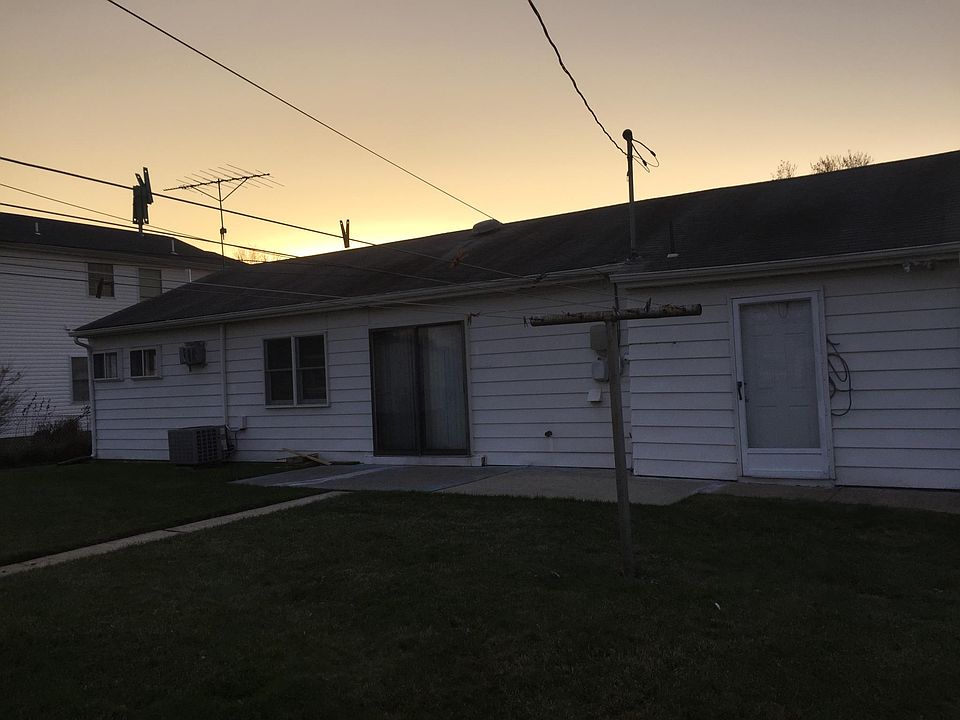 2nd image of 817 Chatham Rd #817