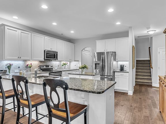 5th image of 163 Winslow Ct NE #163