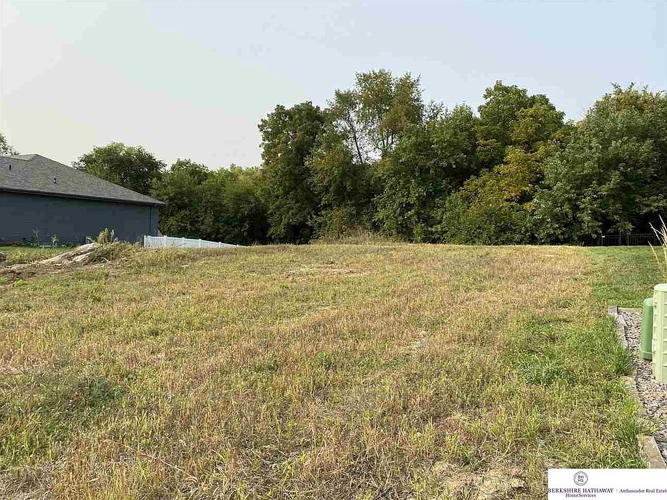 2nd image of 5250 Waterford Avenue Cir
