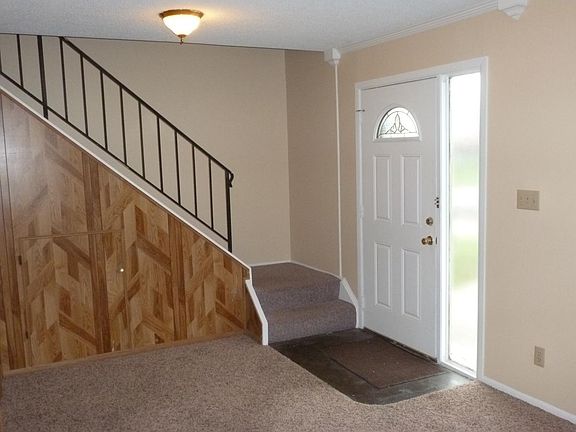 2nd image of 98 Greenwood Trl N