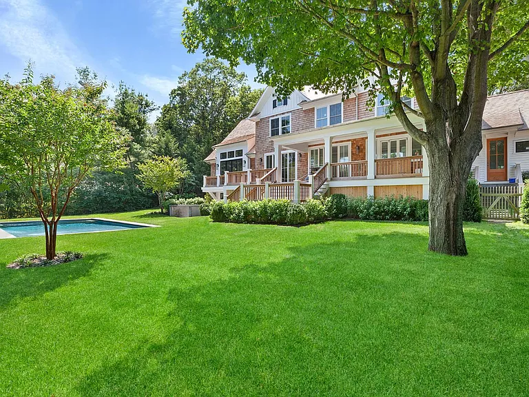 8 Greenway Dr — Photo 33
