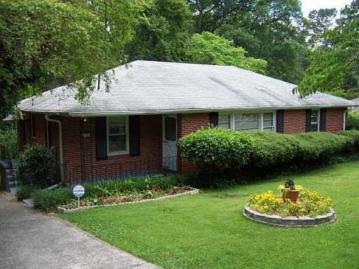 1st image of 782 Pinehill Dr SE