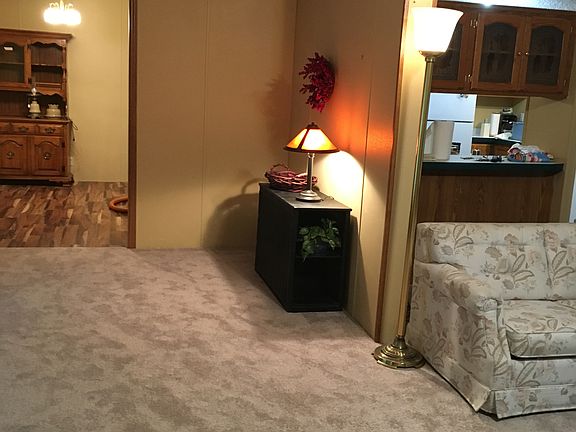 5th image of 96 Lyndon Cir