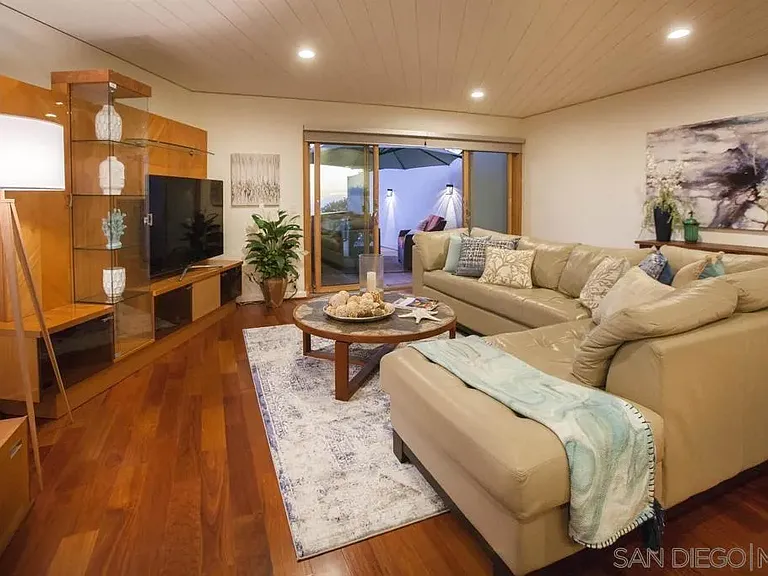 678 Orchid Ln — Photo 12