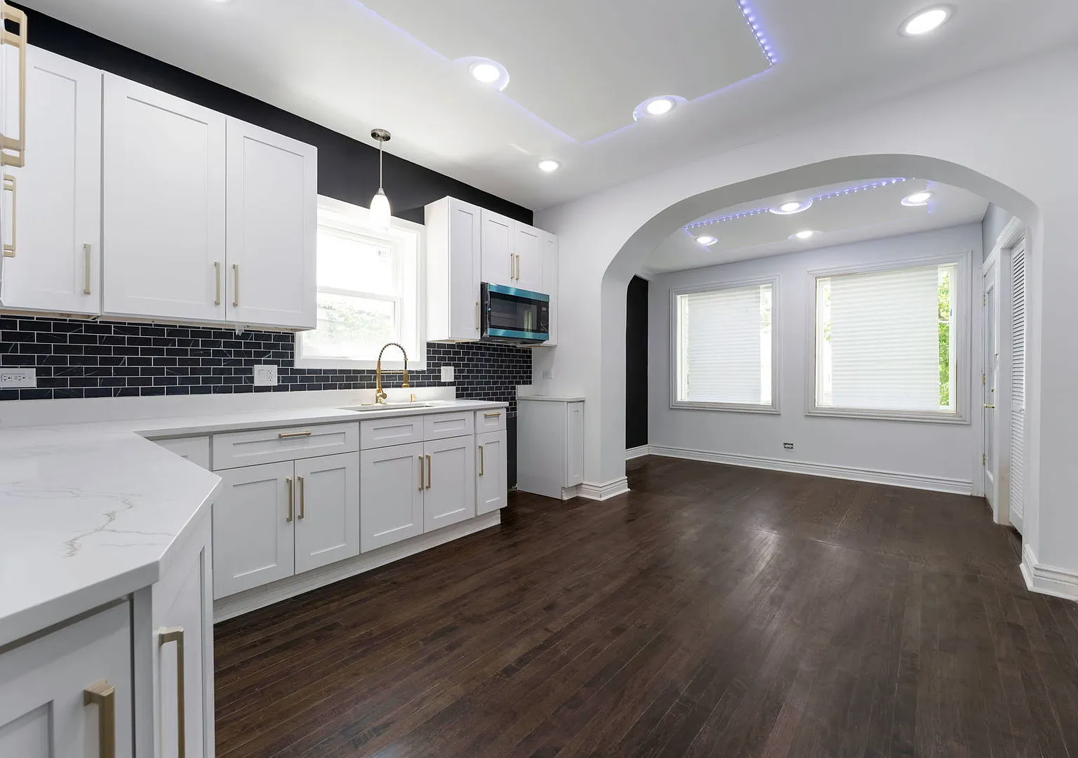 3 bed, $2,400 — Photo 4