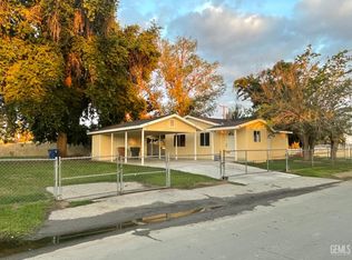 650 Willow Dr, Bakersfield, CA
