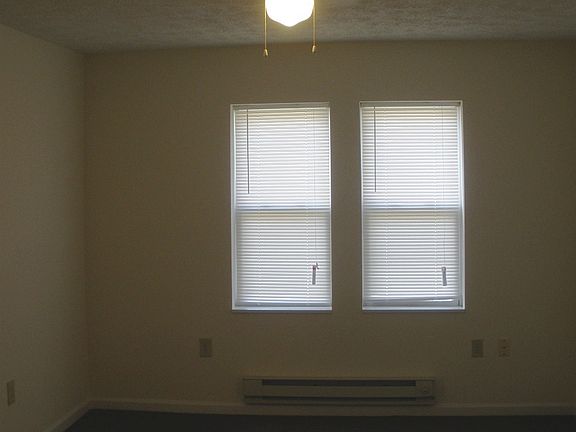 3rd image of 1549 W 117th St #Street4c