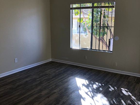 3rd image of 3553 43rd St APT 5