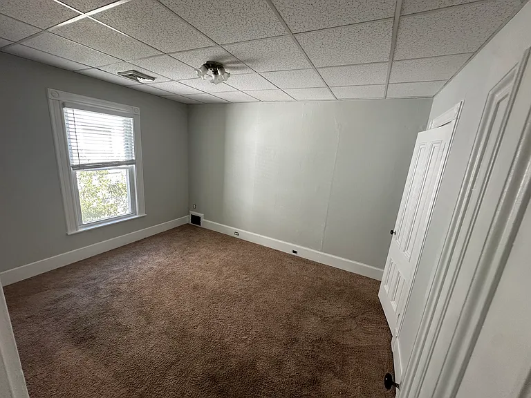 384 Hanover St #D — Photo 8