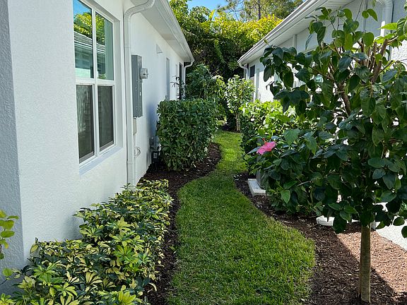 5th image of 11639 Solano Dr