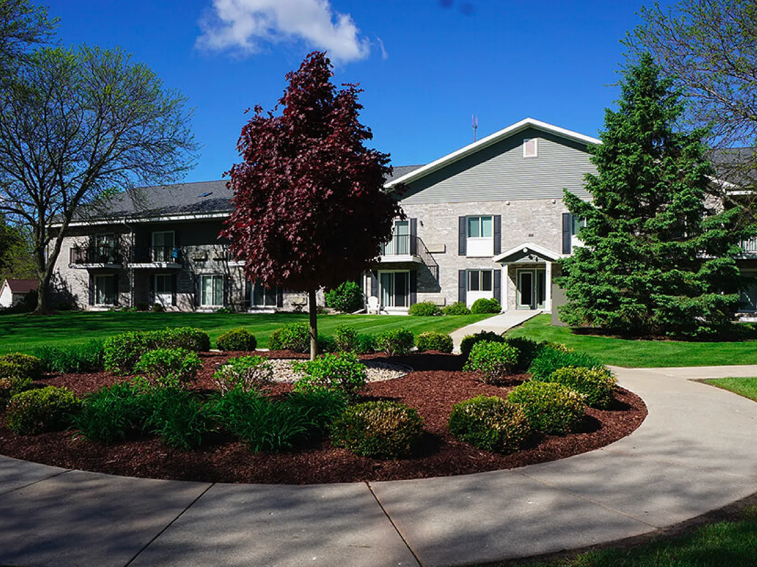 Oakbridge Court LLC — Photo 1