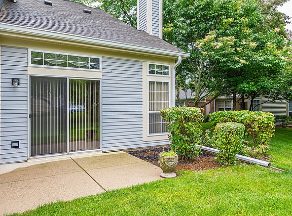 3rd image of 426 Cromwell Cir Unit 1