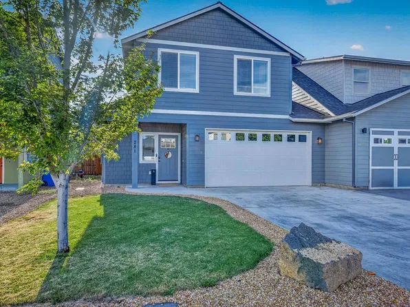 281 NW 29th St, Redmond, OR 97756