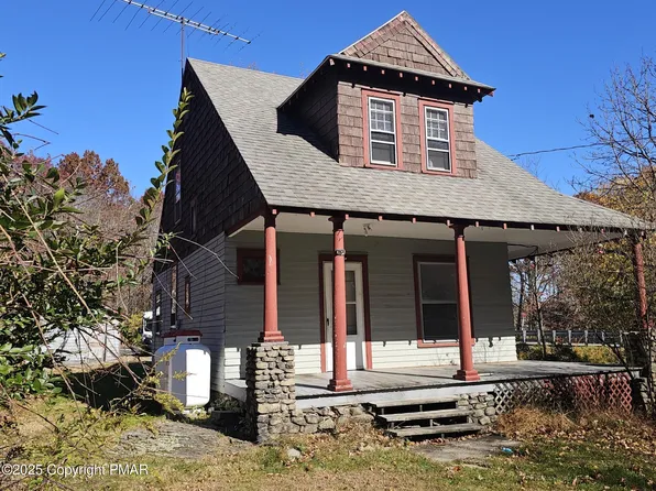 121 Hardytown Rd, Cresco, PA 18326