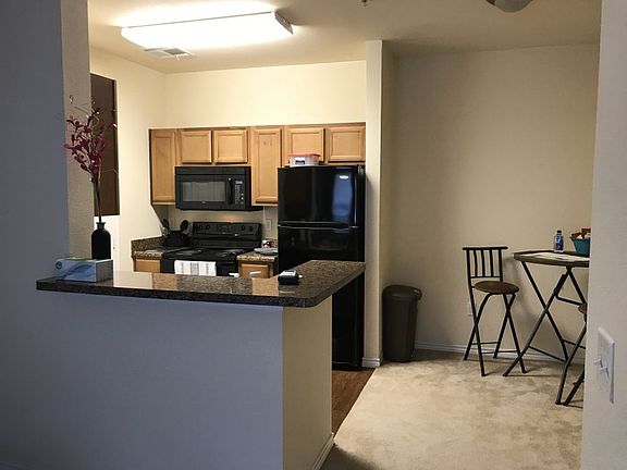 4th image of 5506 W Chestnut Ave #2B-2Ba-926Sqft